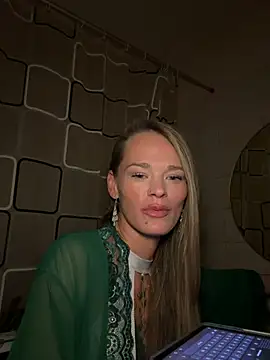 vinique99 (F young) - 1 vid