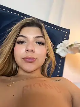 AngelBlushXXX webcam