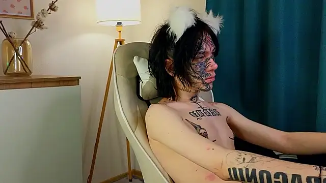 em0_b0y Live Webcam on Stripchat