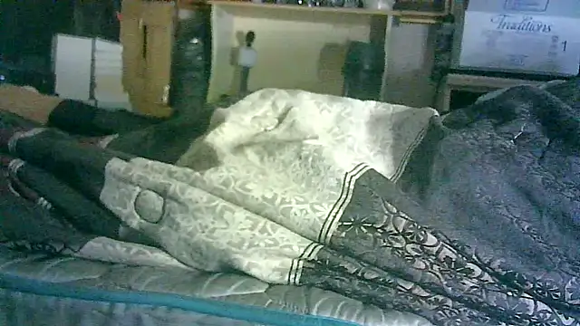 ON3YOULLN3VER_FIR3 webcam