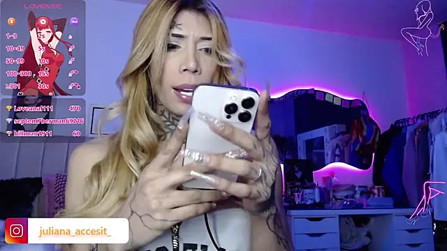 caroline_cossei webcam