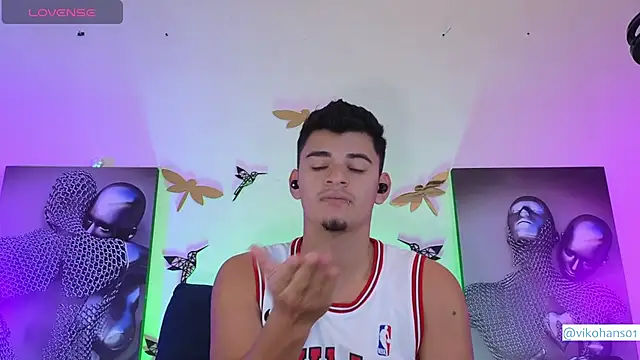 vikohands - VikoHands's free webcam - UK Sex Cams