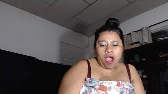 adrixxx38 - Adrixxx38's free webcam - UK Sex Cams