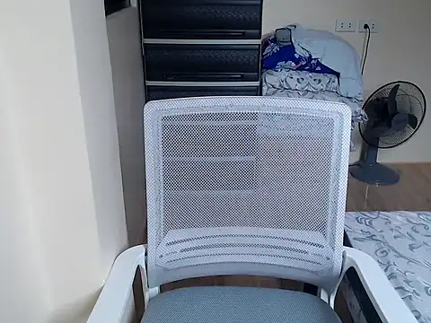 xTheLastVIRGINx webcam