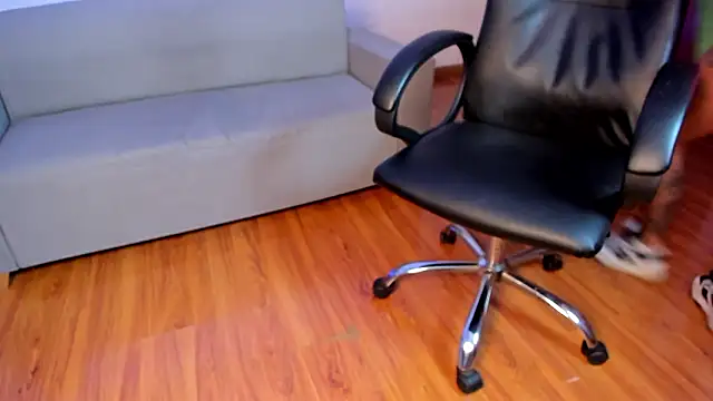 Saara_Corraless webcam