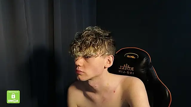 keytaro (M twink) - naked