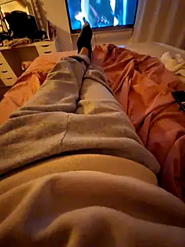 Juansexpleasure83 webcam