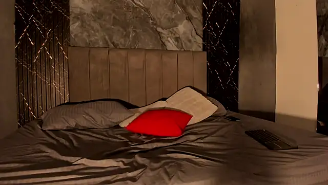 hot_summer_boy_ webcam