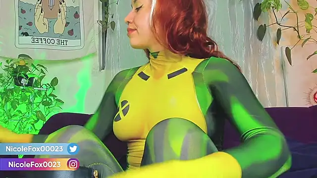 NicoleFox23_ webcam