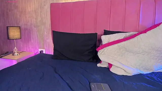 Kendra_kobein webcam