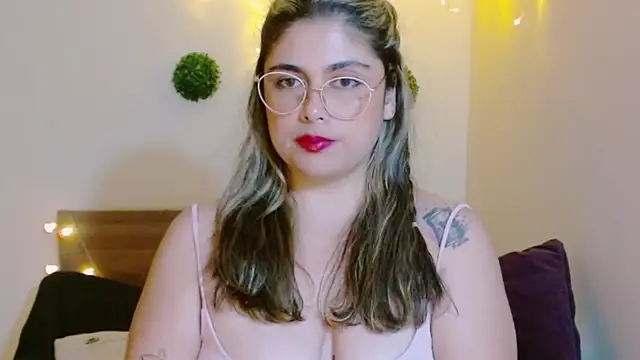 Juliietha_servas webcam