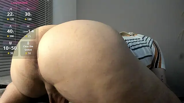 Latin_boy_surprisee webcam