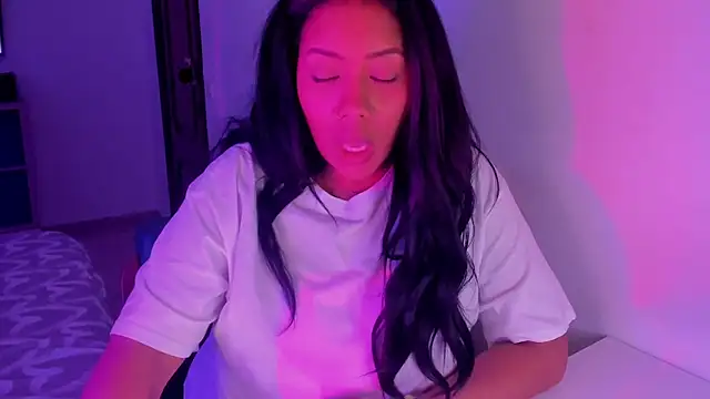 NicolePasqualott webcam