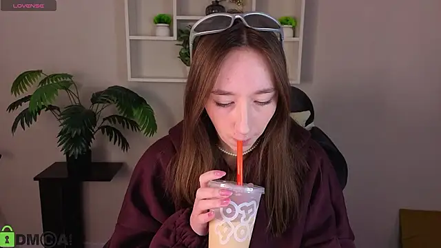 Miche1le_Allenne webcam