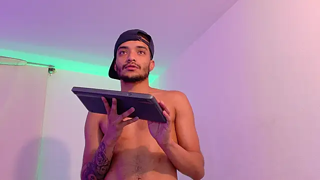 eross_chipre_ - Eross_chipre_'s free webcam - UK Sex Cams