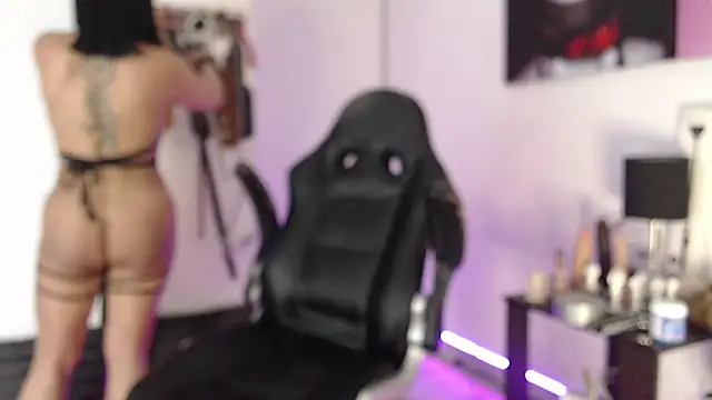 alison_slave - Alison_slave's free webcam - UK Sex Cams