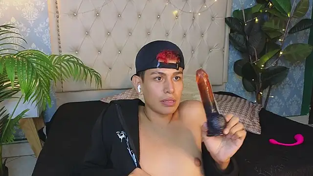 Blakee_Blossom webcam