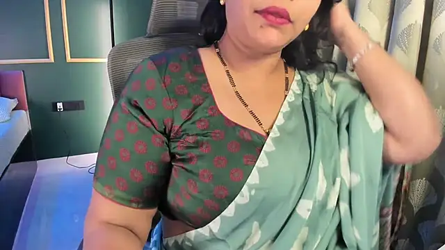 tarivishu11 – webcam model profile photo