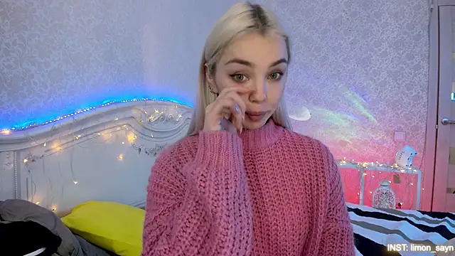 lillymoure_ - LillyMoure_'s free webcam - UK Sex Cams