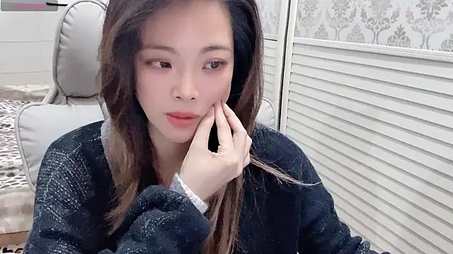 美女Holiland在线直播