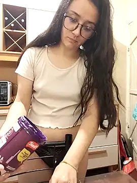 sobresalinaa (F young) - tirar shortinho