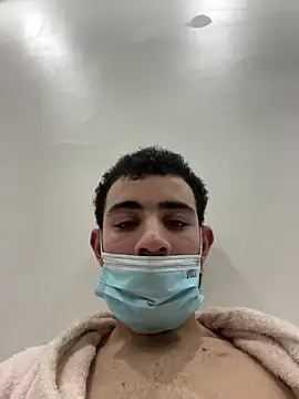 roland_alex1 (M twink) - (Carotte 🥕 / bottle) 2 fingers in ass