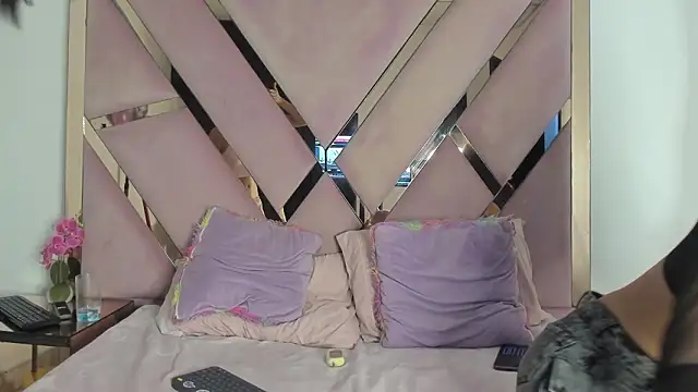 Angell_petite01 webcam