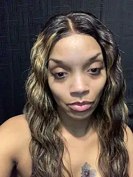 Webcam Model (Rakiyahcharms)  is live.Free join now!