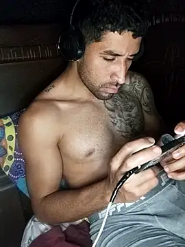 alexsexygamer - Alexsexygamer's free webcam