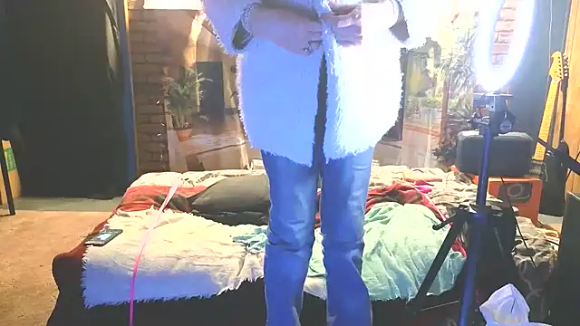 PropertyAndBiker Live Webcam on Stripchat