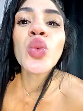 Webcam Model (ScarletsXXX)  is live.Free join now!