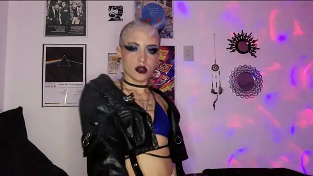 plutonbluemooon333 webcam