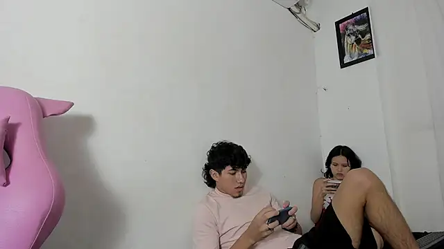 Laura_and_Kevin webcam