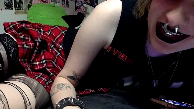 crucifixscurse webcam