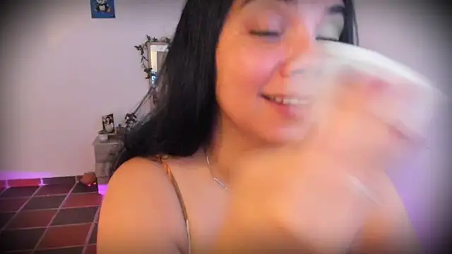 victoriaasaenz_ - Victoriaasaenz_'s free webcam - UK Sex Cams