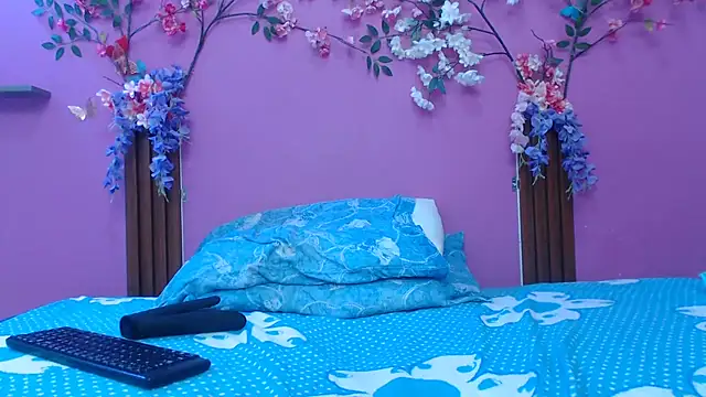 skinnybarbie022 webcam