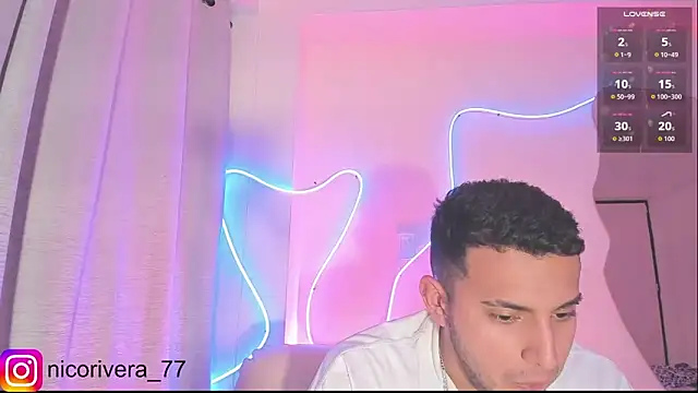 nico_rivera webcam