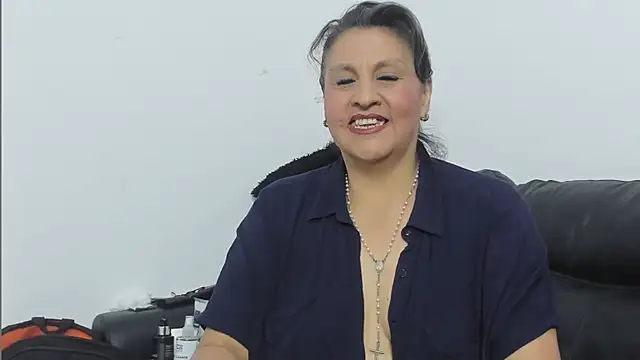 merlyna_goldens webcam