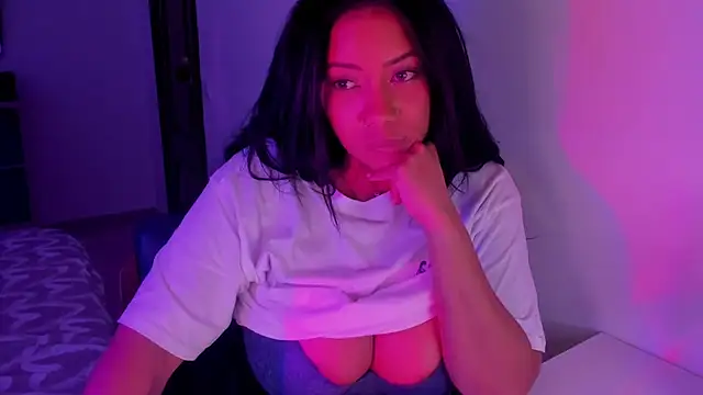 NicolePasqualott webcam