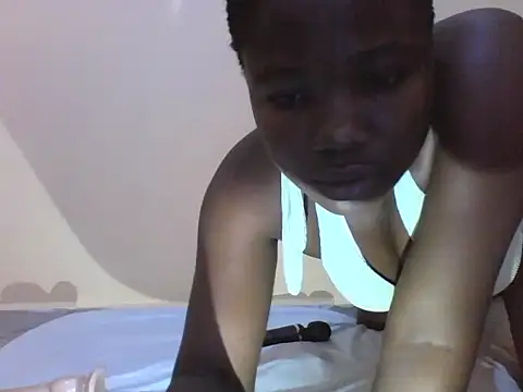 Hot_naughtybeb webcam