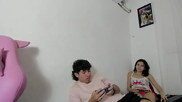 Laura_and_Kevin webcam