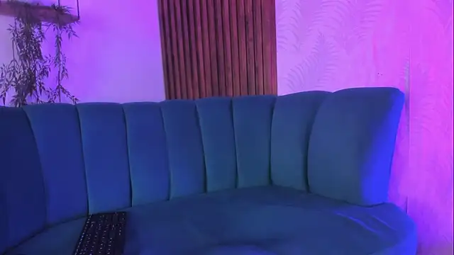 angel_leewii - Angel_Leewii's free webcam - UK Sex Cams