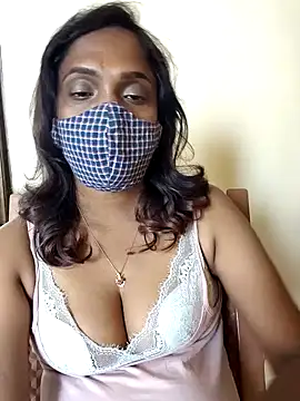 queen-dhivya - Queen-dhivya's free webcam - UK Sex Cams