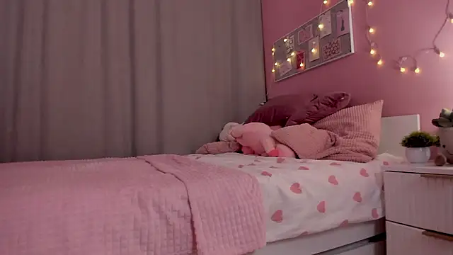 Haya_Harareet webcam