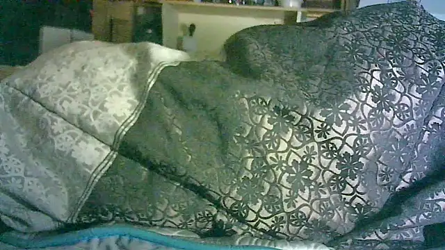 ON3YOULLN3VER_FIR3 webcam