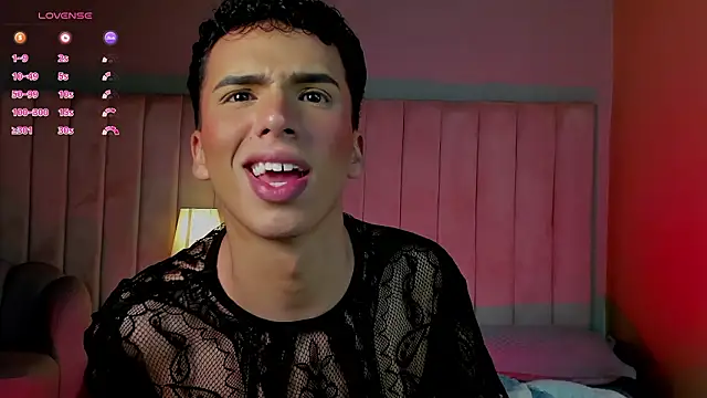 seab_trooy (M twink) - TWO FINGERS INTO MY ASS