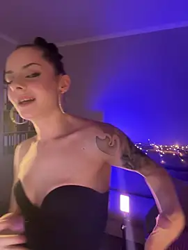 bigJuicyPussy webcam