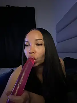 nikkiloveee – webcam model profile photo