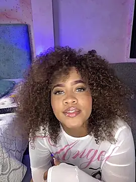 riri_brunnete webcam