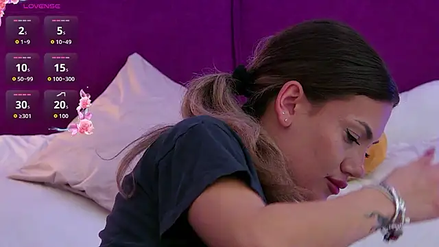 CelineHuddson webcam